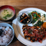 大多羅駅と西大寺駅の間 カフェ THE CHAYA(ザ チャヤ)は、素材を生かした自然食品の日替わりランチで人気!