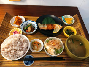 「足守歴史ふれあい通り」のすぐ近く カフェ ピッコロテラスは、ランチとスイーツとハーブティーが美味しい、可愛い隠れ家