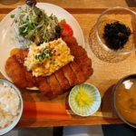 岡山市北区 県庁近く【キッチンほりぐち】ランチがデカ盛りで激ウマ!皿からはみ出るチキン南蛮にそびえ立つ唐揚げに歓喜!