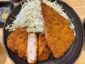 岡山市南区 昨年10月オープン!お食事処 彩織(さおり)にて三元豚ロースかつとあじフライのよくばり定食を頂き満足&満腹