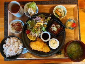赤磐市 12月オープンの 月うさぎのランチは定食AとBどちらも1000円!味もコスパも雰囲気も良く、おススメできる店です