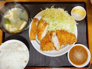 玉柏駅から車で8分 【豚舎と・ホ・ホ亭】の豚カツは600円で限定10食!?しかし食べログにも載ってないお店で、食べられるかは運次第!