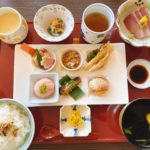 西大寺駅から車で2分 割烹 会席料理【風のレストラン】で頂いた、ランチタイム限定の「風の箱膳」は刺身や煮物、揚げ物等が色々楽しめる