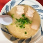 高島駅から車で約2分 濃厚豚骨ラーメンの【くわん屋 エボリューション】の人気が想像以上で、麺はバリかたが主流!