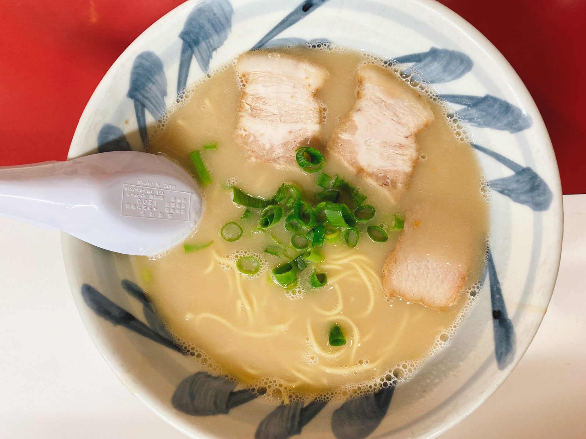 高島駅から車で約2分　濃厚豚骨ラーメンの【くわん屋 エボリューション】の人気が想像以上で、麺はバリかたが主流！