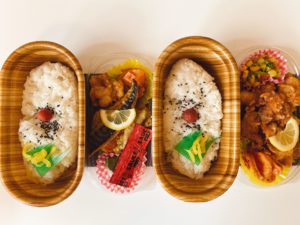 【岡山市東区のテイクアウト】大多羅駅から車で2分 プリモピアットの唐揚げと塩サバの手作り弁当がワンコイン税込500円!
