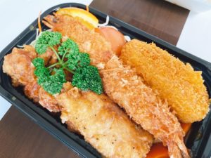 【岡山市中区のテイクアウト】高島駅から車で4分 懐古喫茶 桜海(SAKURAUMI)の洋食テイクアウトランチ「サクラ弁当」がおススメ!