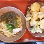 岡山市中区 土日だけ営業の【手打ちうどん みのり】は、麺と出汁の美味しさはもちろん、塩で食べる揚げたての野菜の天婦羅も最高!