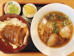 岡山市中区 新岡山港から車で5分【鷺原(さぎはら)】の鶏ガラスープのラーメンとデミカツ丼セットが、コスパ良くなかなかイケる!