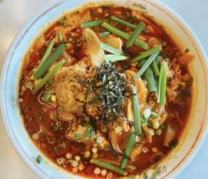 岡山市南区【炎むすび(えんむすび)】は焼肉店なのにラーメンもイケる!人気No.1のカルビラーメンをオーダー!
