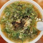 赤磐市役所斜め向かい【らぁめん 緑屋】の丼一面ネギの緑らぁめんが一番人気!定食や炙りチャーシュー等の丼セットもお得感アリ!