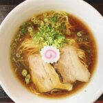 玉野市 宇野駅から徒歩5分 萬福軒のラーメンが個性的で根強い人気!鯛塩と迷うも今月最後の軍鶏のしょうゆラーメンを注文!