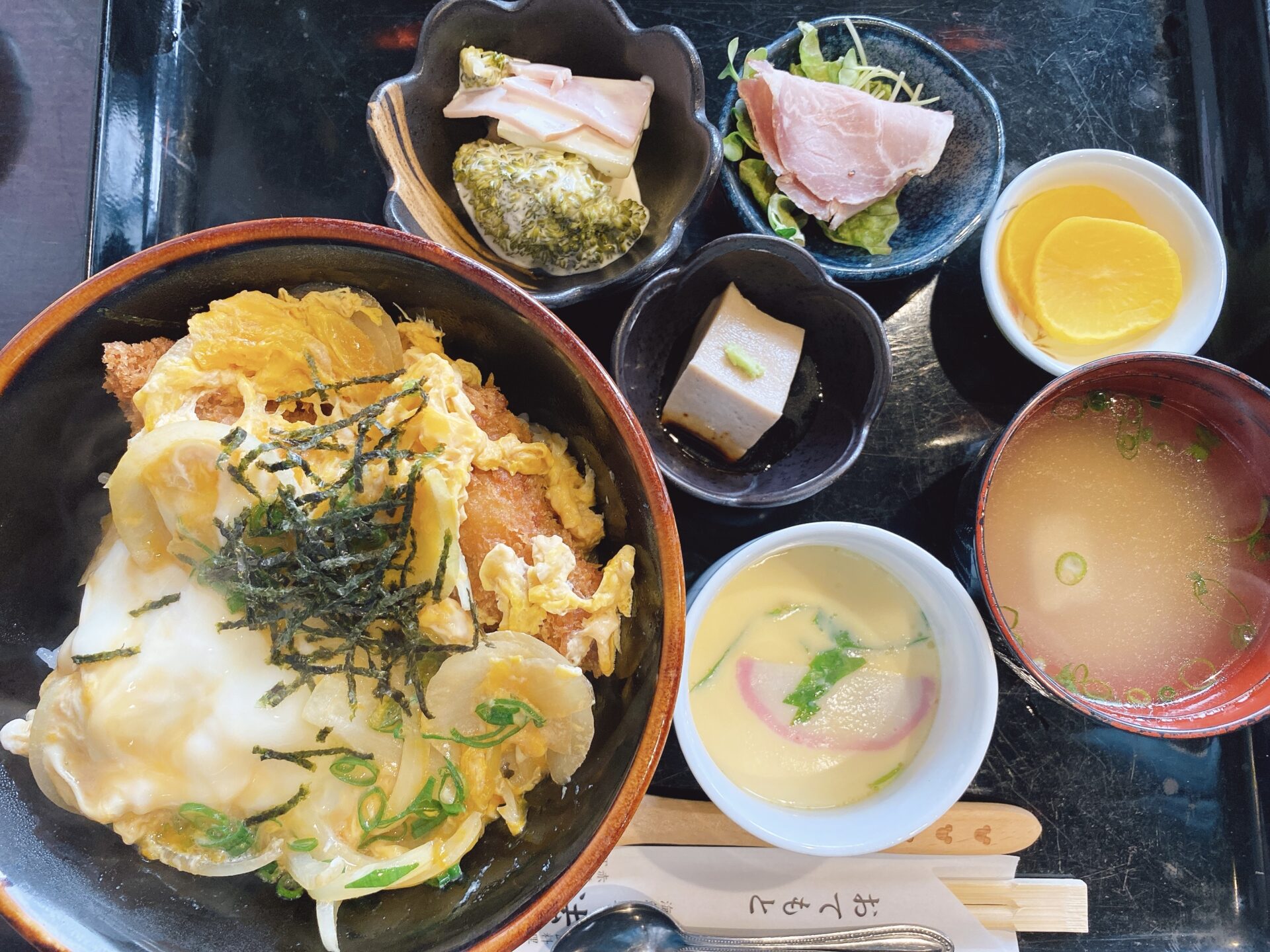 赤磐市の和食の店【海鮮料理 法水】新鮮な刺身に揚げたての天ぷら、そしてカキフライ丼等が絶品の人気の名店だった！？