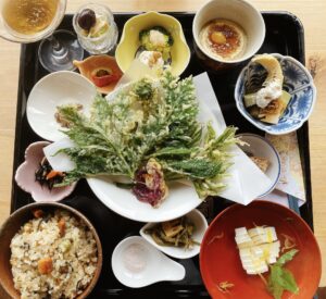 古民家カフェ 是里 赤磐の自然を体感しながら頂く素敵なランチ 「是こそ里なり旬の御膳」は10食限定!