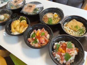 【岡山市中区のテイクアウト】くら寿司 感動のくらランチはコスパ最高!丼と麺類のセットがおススメ!