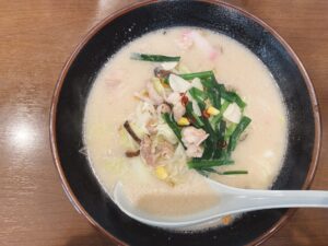 【長崎ちゃんめん 益野店】夏季限定の五目冷麺と迷うも、疲れた体を癒すランチは牛もつちゃんめんニンニク入り!