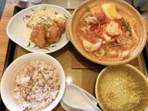 岡山市南区【やよい軒 岡山新保店】寒い日のランチは「本気の鍋定食」!旨辛チゲで温まる~