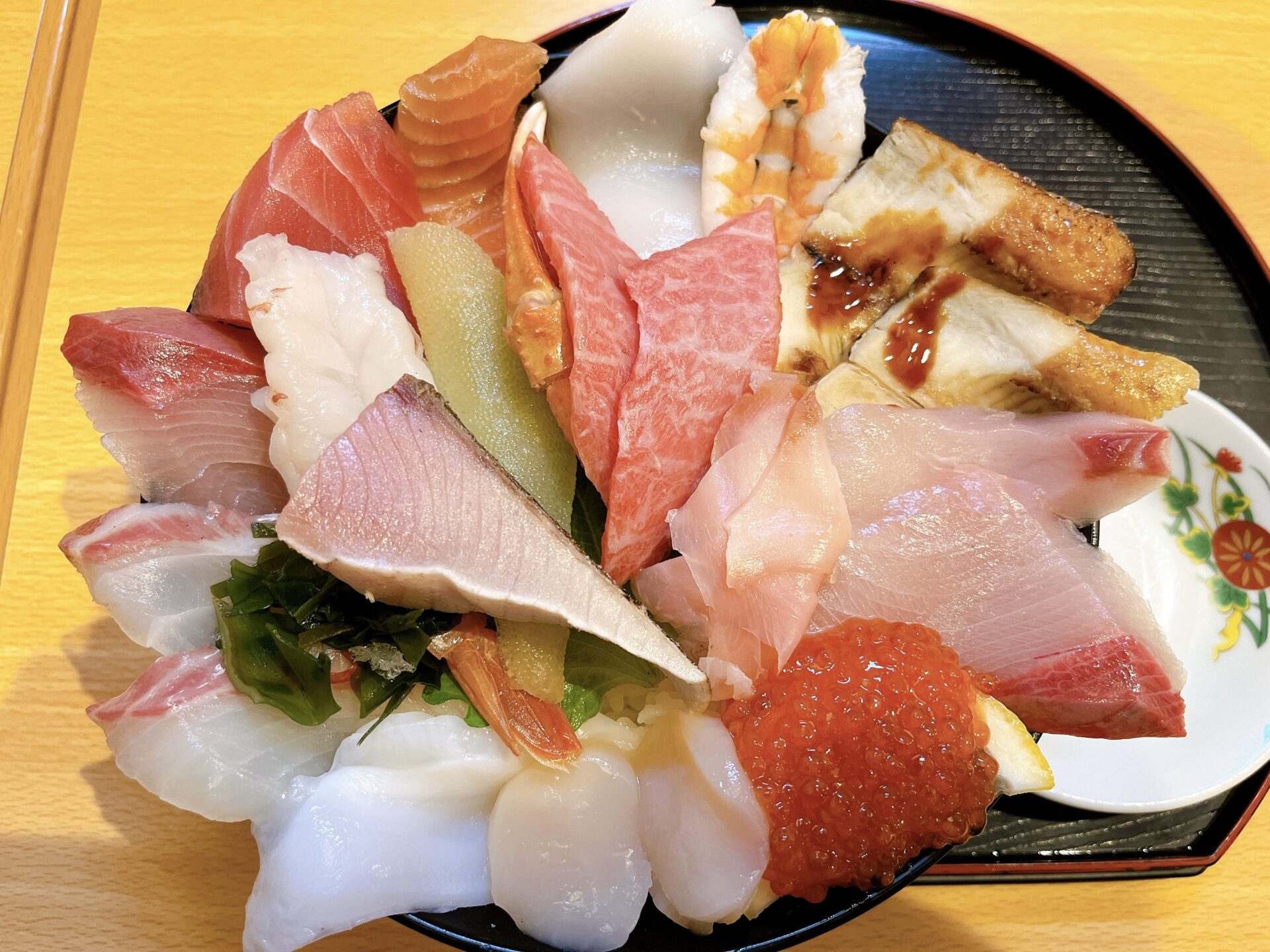 岡山市東区【海鮮丼 魚しん】ランチで頂く「極み丼」は新鮮なネタ満載の宝石箱！
