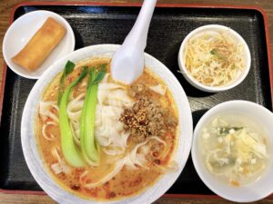 岡山市中区【中華食堂 味道】酢豚や油淋鶏等の定食と迷うも今日のランチは麻辣刀削麺!駐車場情報もアリ!