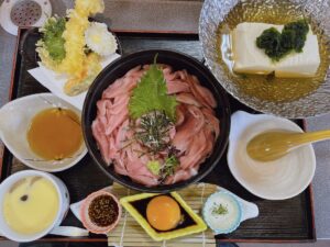 【回転居食屋 悠喜 岡山本店】回る寿司とは一味違う和食の店!ランチが想像以上に豪華でコスパもいい!