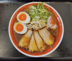 倉敷市【麺や寛】人気の朝ラーメンは鶏中華と煮干し醤油だけじゃない!二郎っぽいマシマシもいいかも!