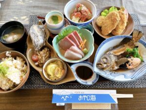日生の頭島【おやじの海 カフェ ラララ】牡蠣尽くしのランチが堪らない!波の音を聴きながら頂く海の幸が最高!