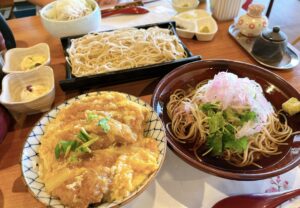 岡山市北区【菅野そば処 ひじり庵】古民家で頂く本格和蕎麦がカツ丼とセットで1200円!足湯も楽しめてオトク!
