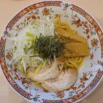 【油そば専門店 歌志軒×なないろ弁当 岡山東店】ランチはスープの無いラーメンと海鮮丼!テイクアウト弁当もコスパいい!