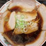 マイン峰山店内【麺倶楽亭(めんくらてい)】黒醤油のチャーシュー麺と特濃とんこつが想像以上にイケた!<番外編 京丹後市>