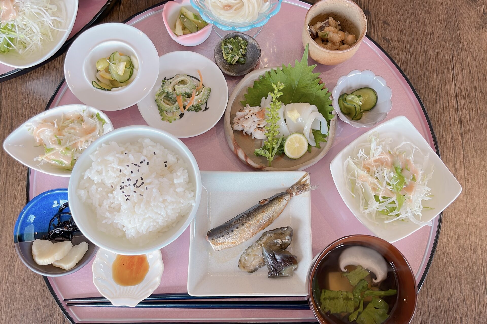 玉野市【UMIMACHI DINING(ウミマチダイニング)】子供連れOK！海の近くで緑溢れるカフェのランチが人気！