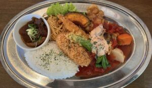 総社市【洋風食堂はらいそ】30種以上のメニューが選べる洋食ランチ!コスパ良くて美味しくて毎日でも通いたくなる!!