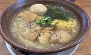 岡山市東区【拉麺 根本商店 麺屋ぐち】再オープン後の初注文は「貝塩そば」!深夜までの通し営業もポイント高い!