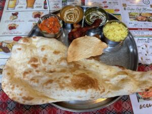 岡山市中区【インドダイニングカフェ マター 倉田店】カレーの種類も多くランチセットメニュー充実!コスパもいいぞ!