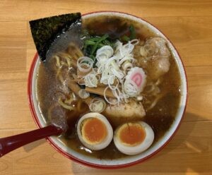 岡山市中区【麺屋はっち】朝ラーメンが嬉しい!鶏・豚・魚介の激ウマスープの隠し味はハチミツ!?