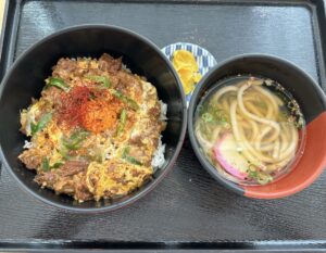 朝来市【道の駅フレッシュあさご】但馬牛でモーニングランチ!すじ玉丼セットが想像以上の美味しさ!