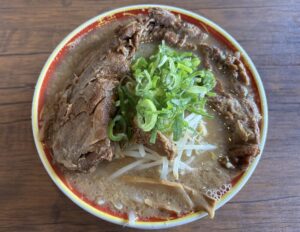 【ラーメン大統領 西大寺店】ランチはにんにく唐辛子とネギたっぷりの上海ドッカーンらーめん!