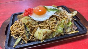 【やきそば はらだ】朝ラーメンならぬ「朝焼きそば」が絶品!旨味ソースと熱々の麺がクセになる!!