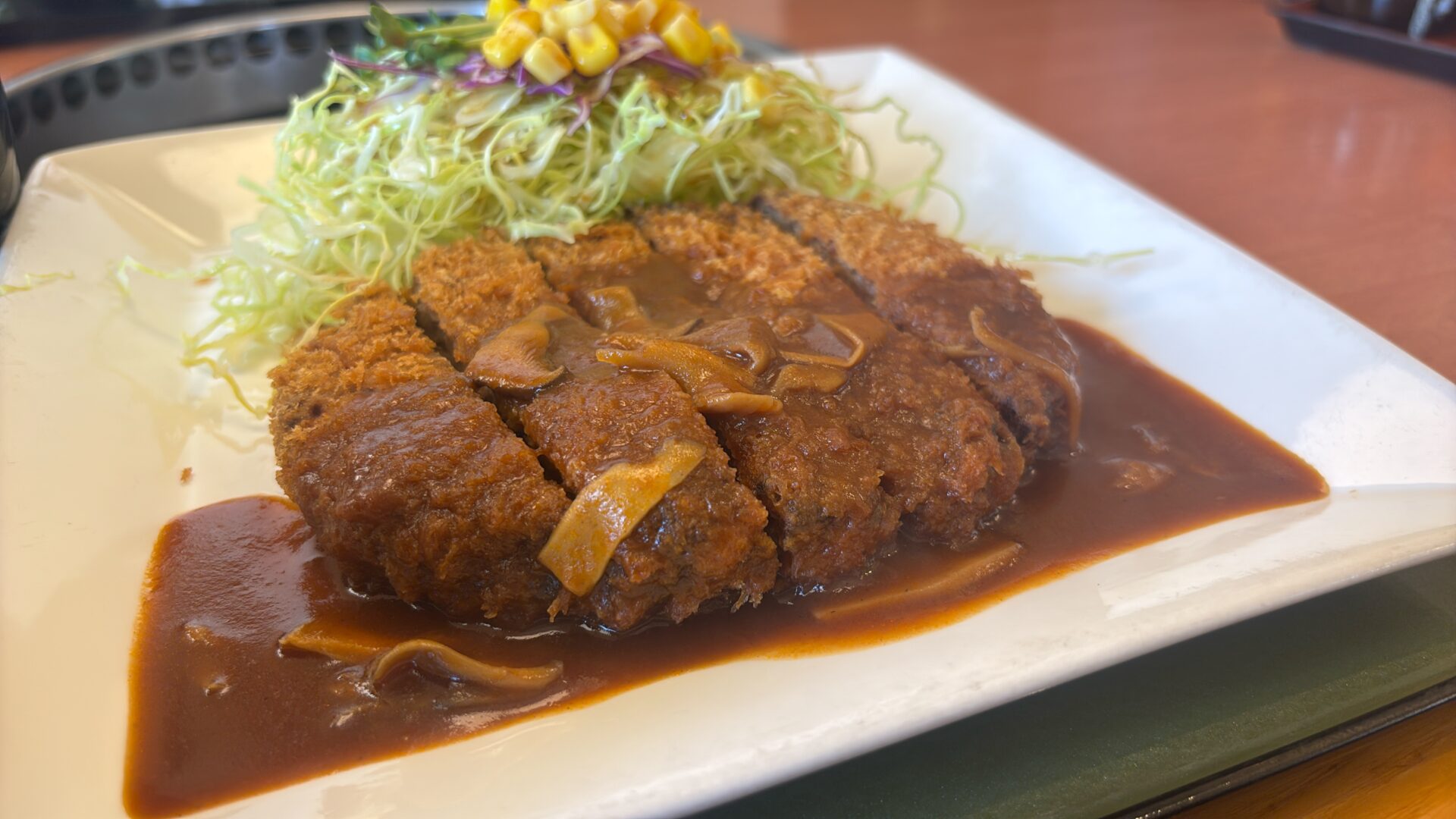 瀬戸内市【焼肉天狗】ランチは千屋牛ミンチのハンバーグとメンチカツ！コスパの良さに驚き！！