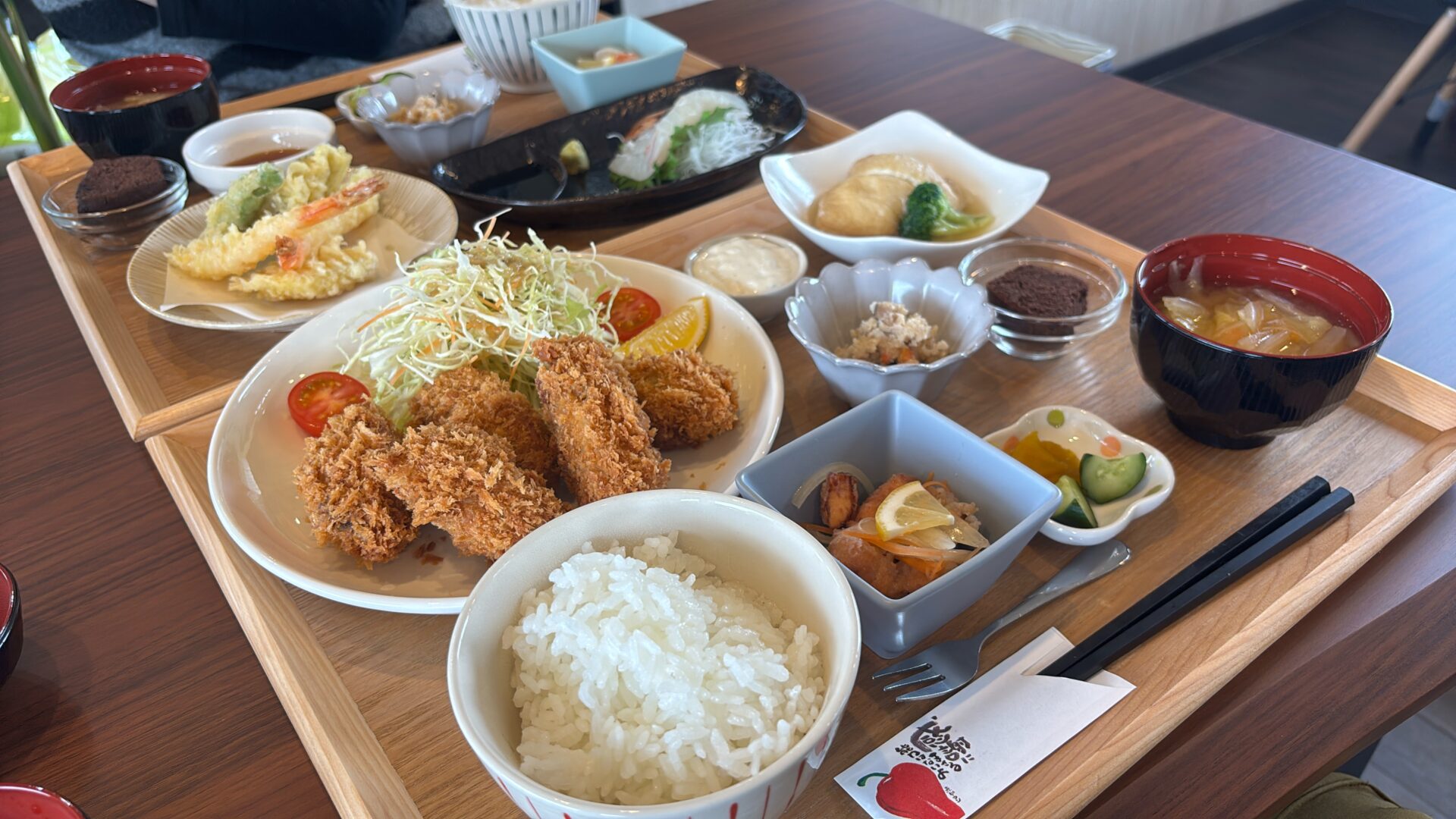 岡山市東区【定食屋 和楽】ランチメニューからオススメと季節限定のカキフライを選択！駐車場情報も有！