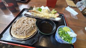 赤穂駅近く【そば処 衣笠】ランチで二八蕎麦と十割蕎麦が楽しめる!おススメは穴子天ざるそば!?
