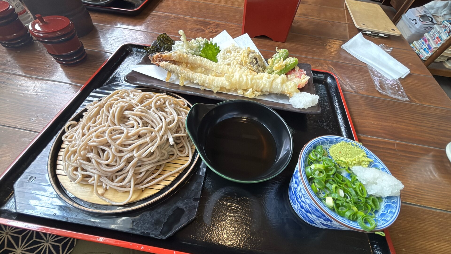 赤穂駅近く【そば処 衣笠】ランチで二八蕎麦と十割蕎麦が楽しめる!おススメは穴子天ざるそば!?