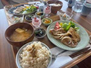 岡山市中区【食堂 ととのえ】発酵食品を使用した身体がととのうランチ!小鉢も多く味にも量にも満足!