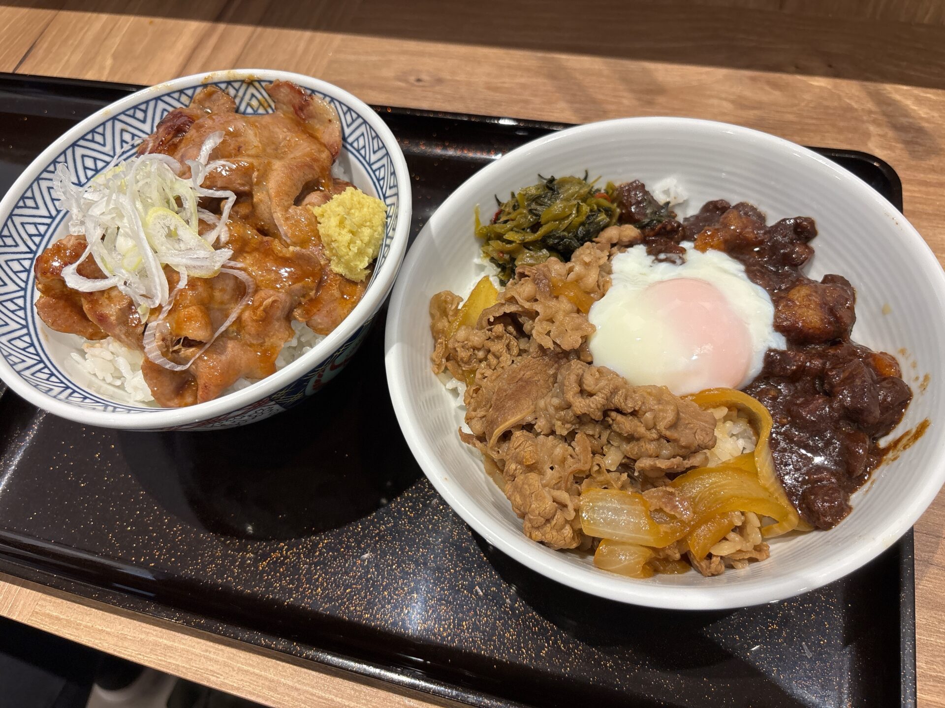 岡山市中区【吉野家 250号線東岡山店】朝食に「大判豚肩ロース焼き丼」と「肉だく牛魯肉飯」をガッツリ！