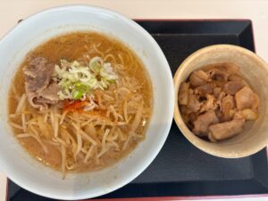 【ごはんどき東岡山店】でランチ実食!パチンコ店併設の食堂の人気メニューを紹介!駐車場も心配なし!