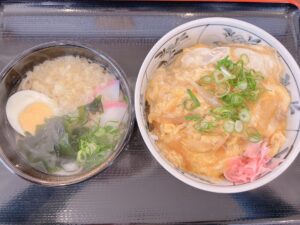 【西大寺しょうが屋】ランチはカツ丼or親子丼とミニうどんのセットに決定！手延べの平打ち麺が美味い！